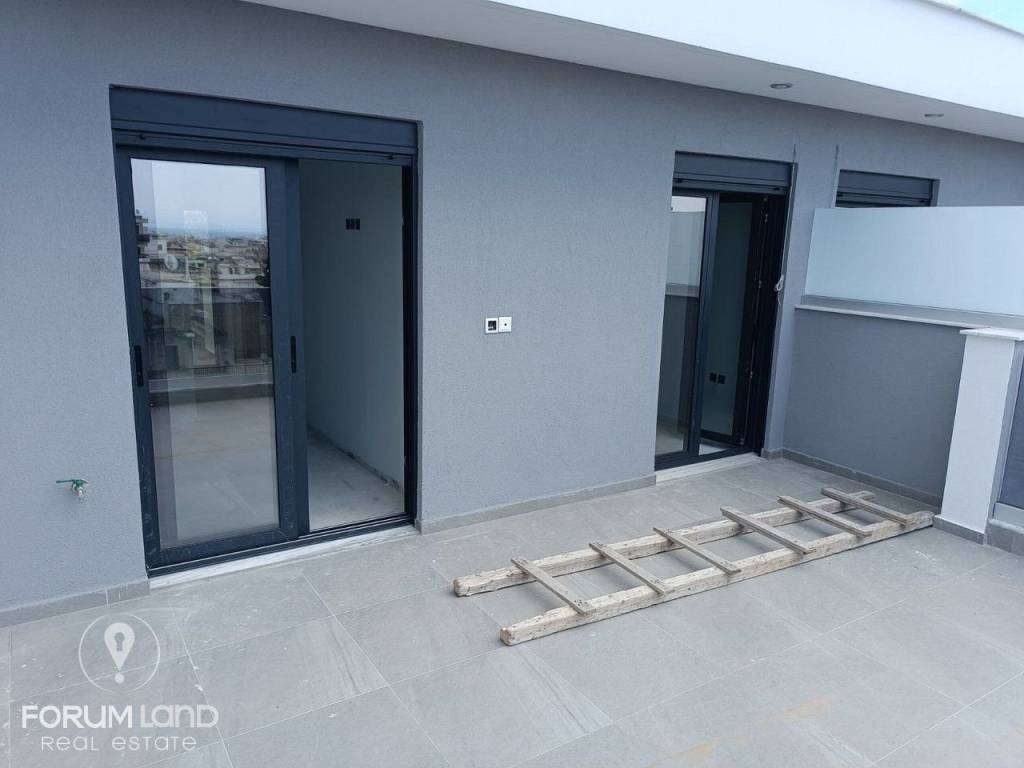 Forumland Real Estate, Βεράντες