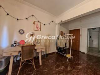 Διαμέρισμα με 2 Υ/Δ προς πώληση Παγκράτι