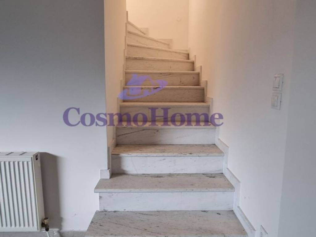 ΕΣΩΤΕΡΙΚΕΣ ΣΚΑΛΕΣ