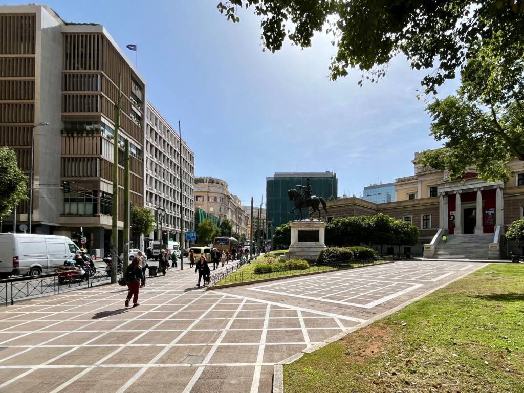 sintagma_commercial_store_for_rent