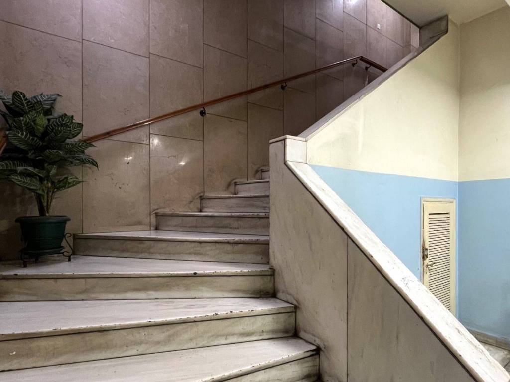 sintagma_commercial_store_for_rent