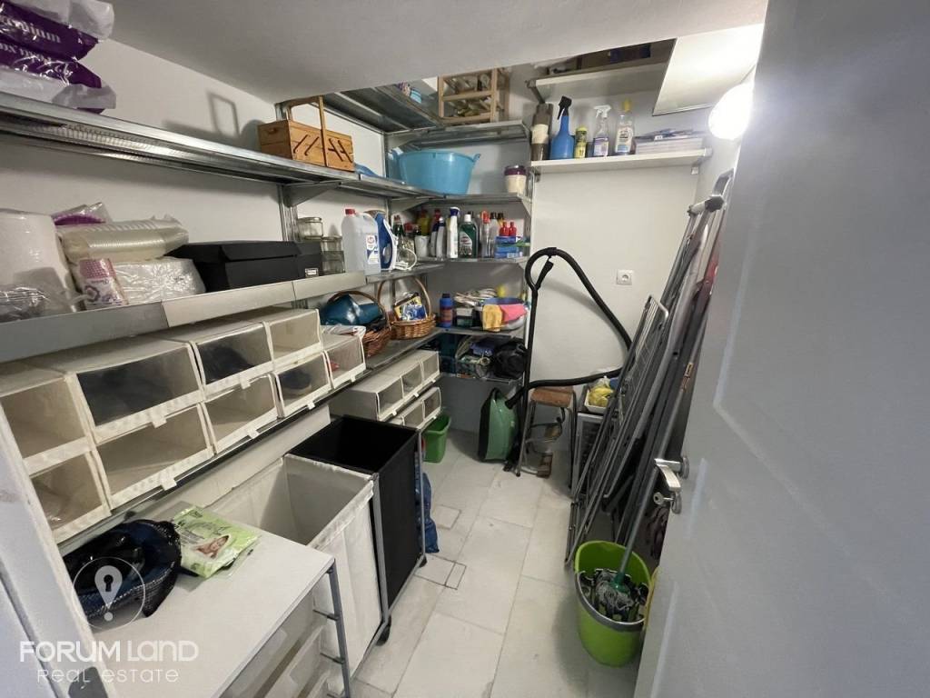 Forumland Real Estate, αποθήκη στο διαμέρισμα