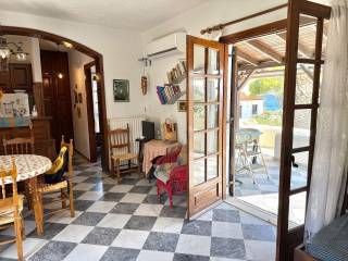 Saloni me mpalkonoporta