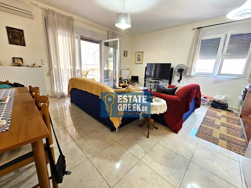 ★ 15 ετών ★ 3 υπνοδωμάτια + 3 μπάνια ★ Πλήρως Επιπλωμένο ★