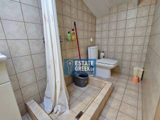 ★ 15 ετών ★ 3 υπνοδωμάτια + 3 μπάνια ★ Πλήρως Επιπλωμένο ★