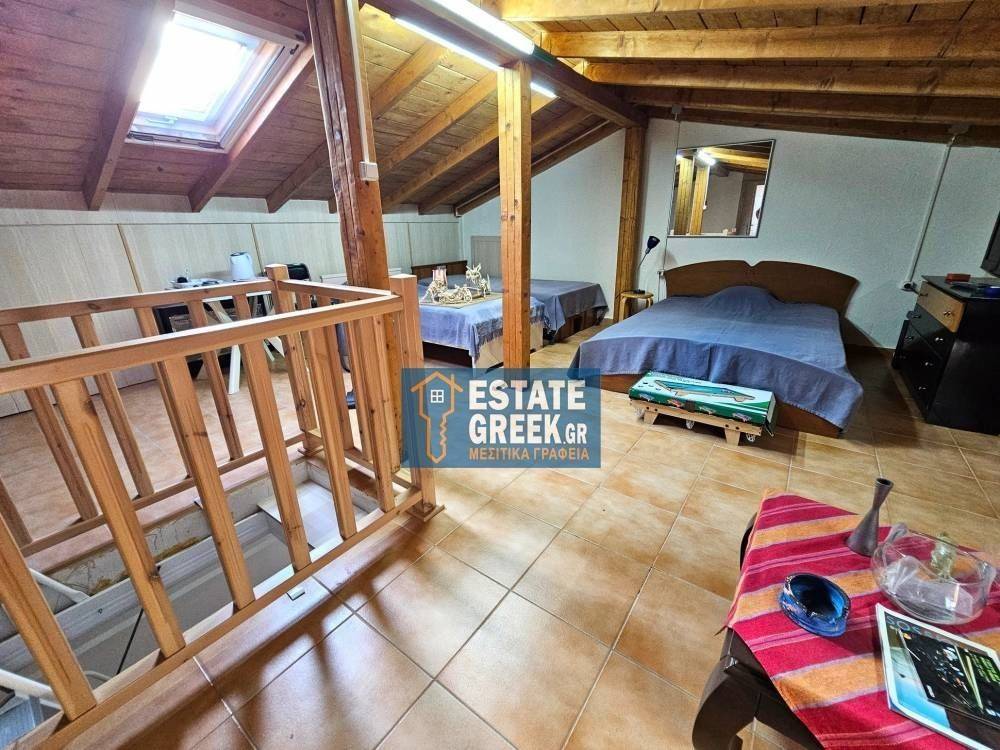 ★ 15 ετών ★ 3 υπνοδωμάτια + 3 μπάνια ★ Πλήρως Επιπλωμένο ★