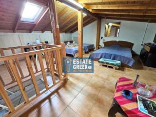 ★ 15 ετών ★ 3 υπνοδωμάτια + 3 μπάνια ★ Πλήρως Επιπλωμένο ★