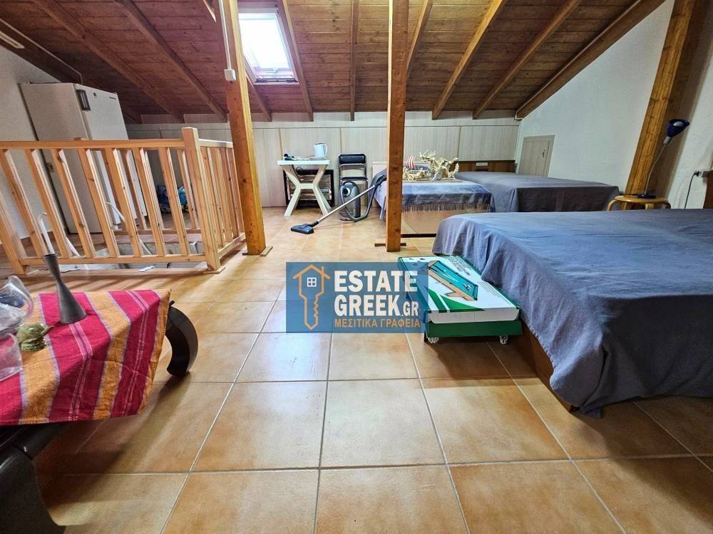 ★ 15 ετών ★ 3 υπνοδωμάτια + 3 μπάνια ★ Πλήρως Επιπλωμένο ★