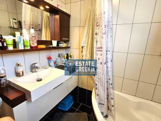 ★ 15 ετών ★ 3 υπνοδωμάτια + 3 μπάνια ★ Πλήρως Επιπλωμένο ★