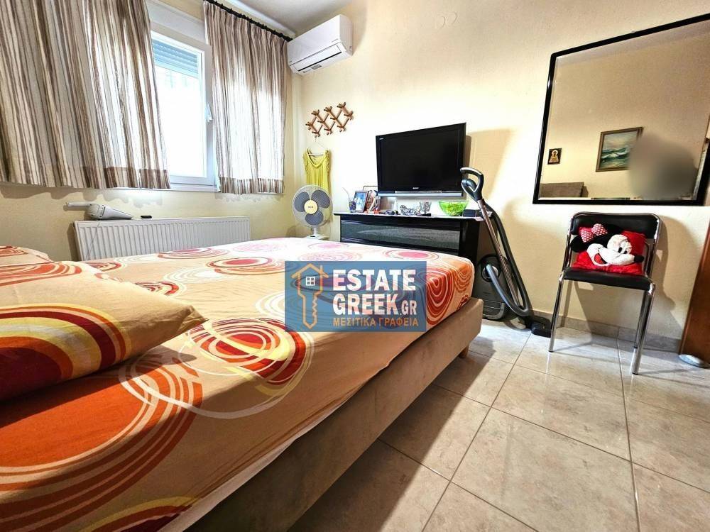 ★ 15 ετών ★ 3 υπνοδωμάτια + 3 μπάνια ★ Πλήρως Επιπλωμένο ★