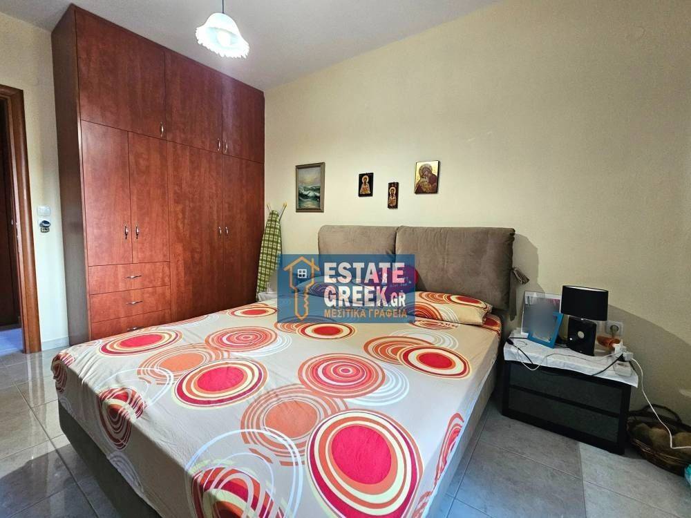 ★ 15 ετών ★ 3 υπνοδωμάτια + 3 μπάνια ★ Πλήρως Επιπλωμένο ★