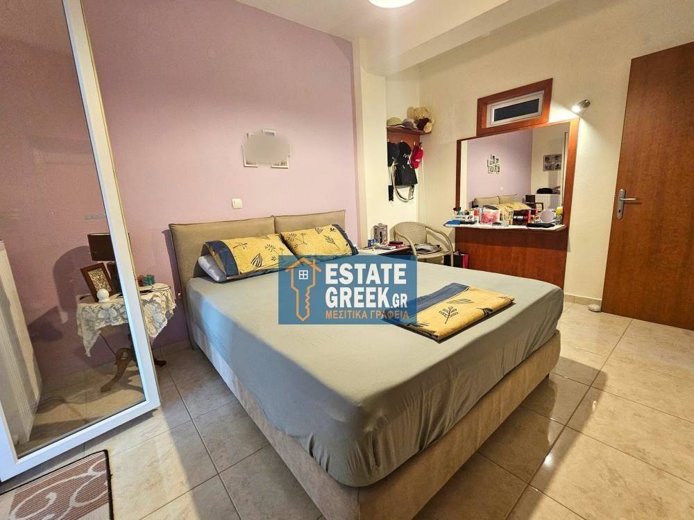 ★ 15 ετών ★ 3 υπνοδωμάτια + 3 μπάνια ★ Πλήρως Επιπλωμένο ★