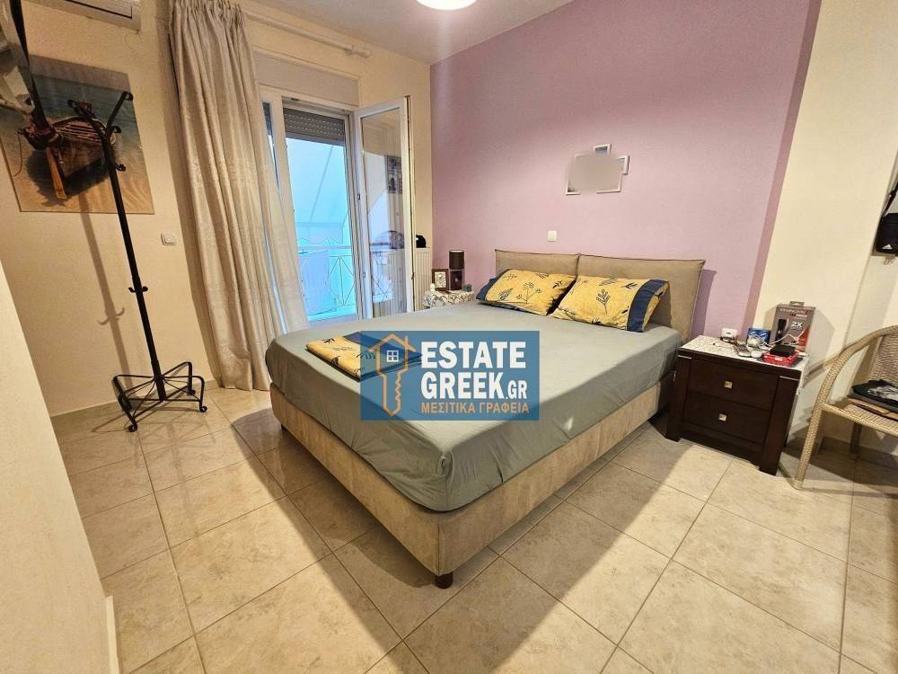 ★ 15 ετών ★ 3 υπνοδωμάτια + 3 μπάνια ★ Πλήρως Επιπλωμένο ★