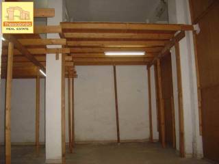 Διοικητήριο, Κατάστημα