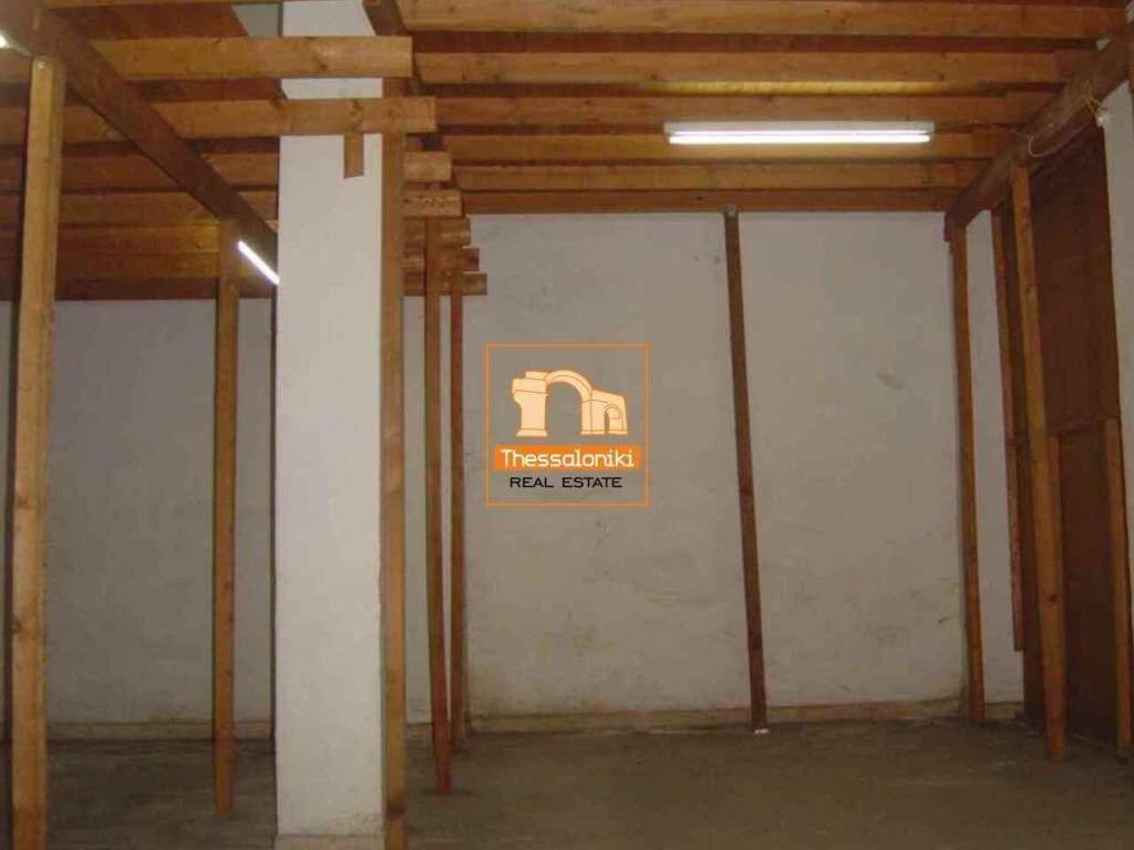 Διοικητήριο, Κατάστημα