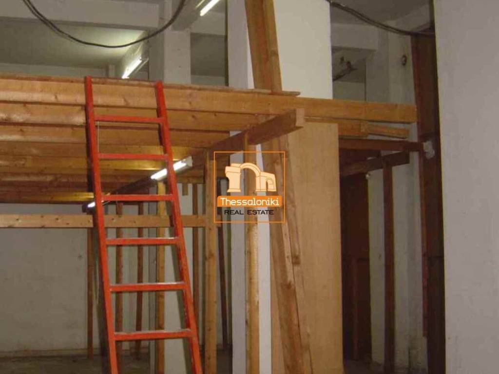 Διοικητήριο, Κατάστημα