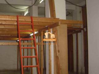 Διοικητήριο, Κατάστημα