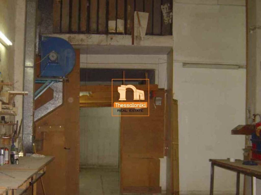 Διοικητήριο, Κατάστημα