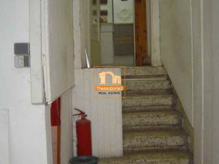 Διοικητήριο, Κατάστημα