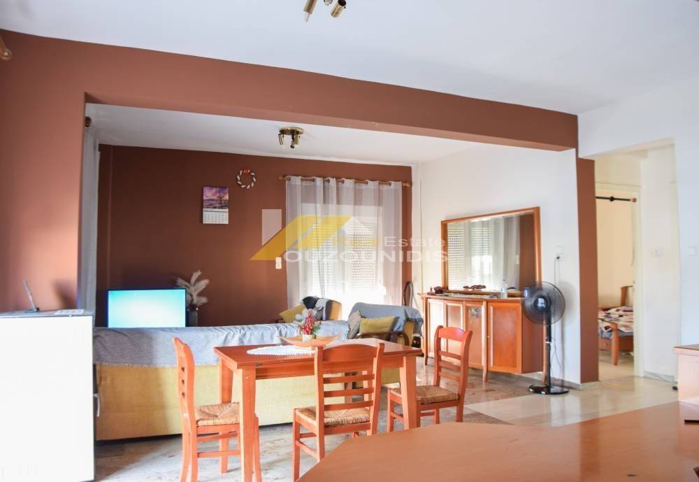 Agora triari diamerismatos ston Agio Eleytherio Alexandroupolis