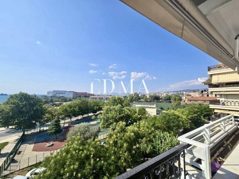 Θέα από μπαλκόνι