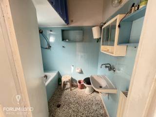 Forumland Real Estate, Μπάνιο