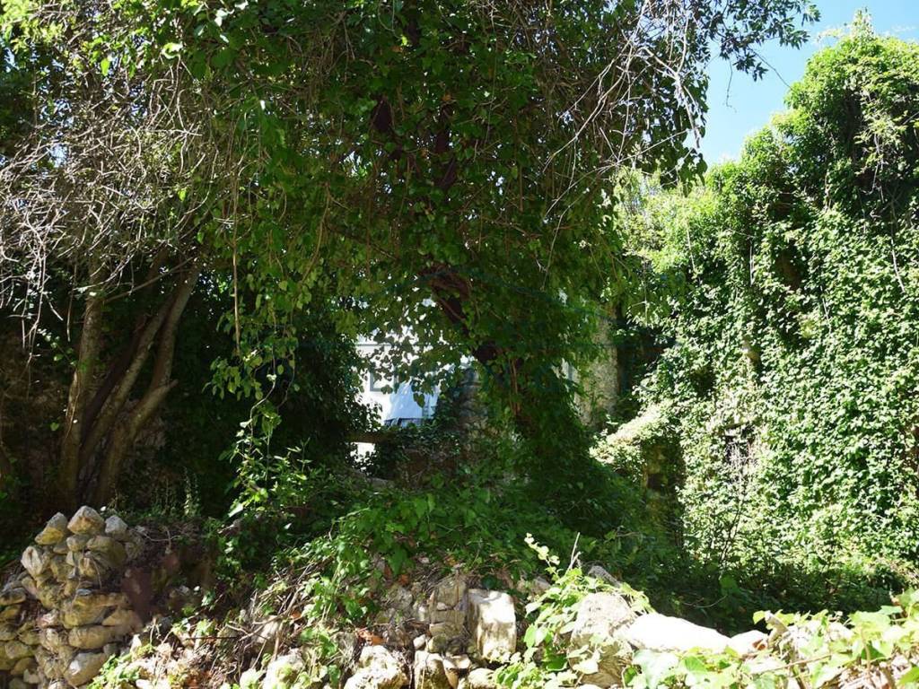 Εντός του κτηρίου