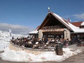 Σαλέ Χιονοδρομικού Κέντρου Ζήρειας