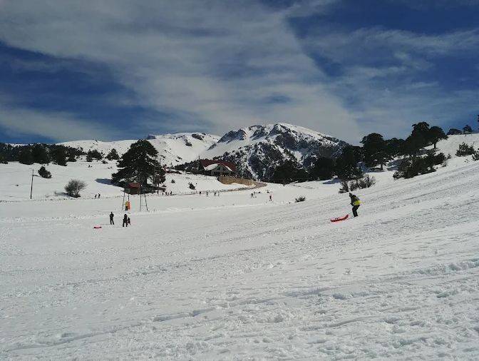 πίστα χιονοδρομικού κέντρου ζήρειας