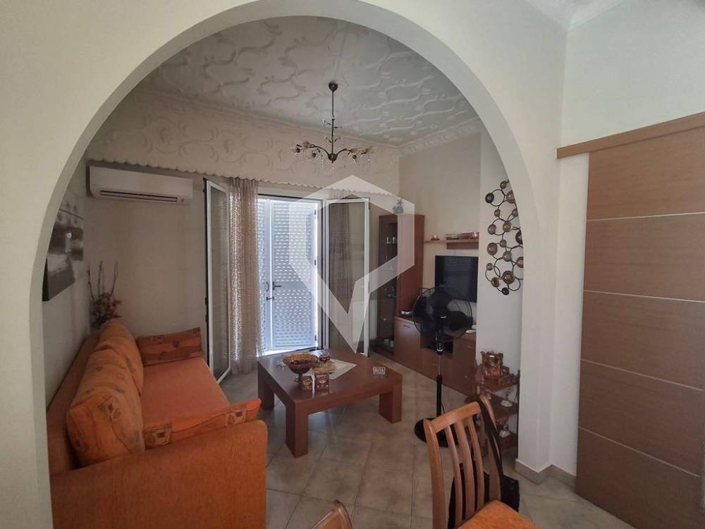 1ος όροφος-σαλόνι