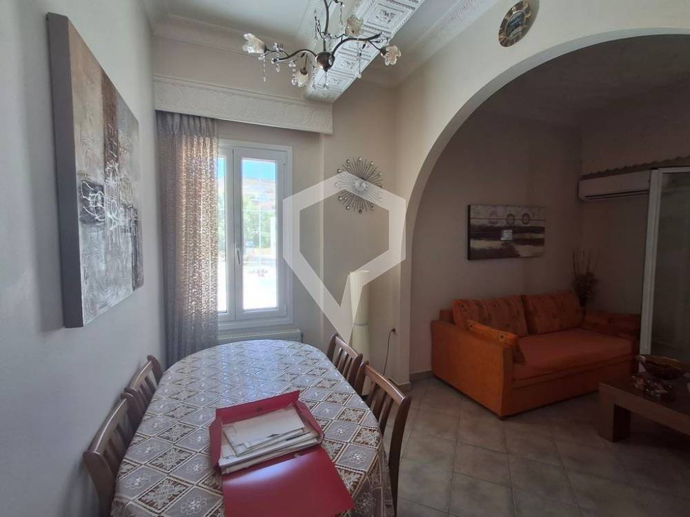 1ος όροφος-σαλοτραπεζαρία