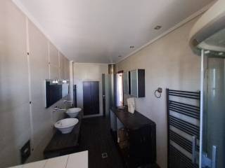 Α ΟΡΟΦΟΣ -3Υ/Δ ΜΕ ΒΕΣΤΙΑΡΙΟ  και ΜΕΓΑΛΟ ΜΠΑΝΙΟ