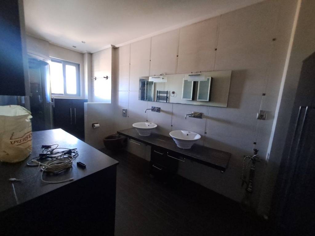 Α ΟΡΟΦΟΣ -3Υ/Δ ΜΕ ΒΕΣΤΙΑΡΙΟ  και ΜΕΓΑΛΟ ΜΠΑΝΙΟ