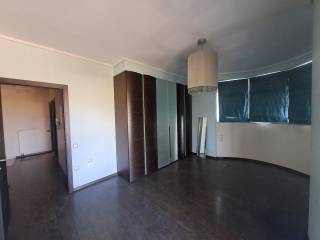 Α ΟΡΟΦΟΣ -3Υ/Δ ΜΕ ΒΕΣΤΙΑΡΙΟ  και ΜΕΓΑΛΟ ΜΠΑΝΙΟ