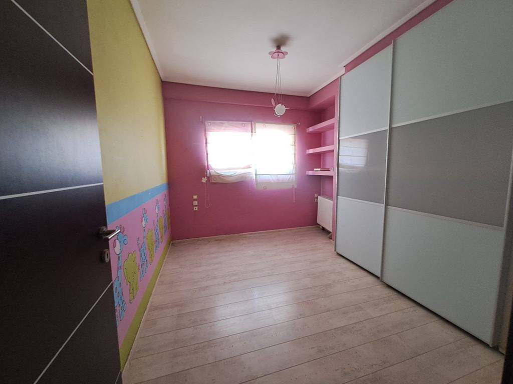 Α ΟΡΟΦΟΣ -3Υ/Δ ΜΕ ΒΕΣΤΙΑΡΙΟ  και ΜΕΓΑΛΟ ΜΠΑΝΙΟ