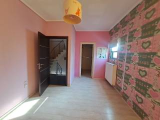 Α ΟΡΟΦΟΣ -3Υ/Δ ΜΕ ΒΕΣΤΙΑΡΙΟ  και ΜΕΓΑΛΟ ΜΠΑΝΙΟ