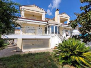 Detached - Grekodom 60692|902777