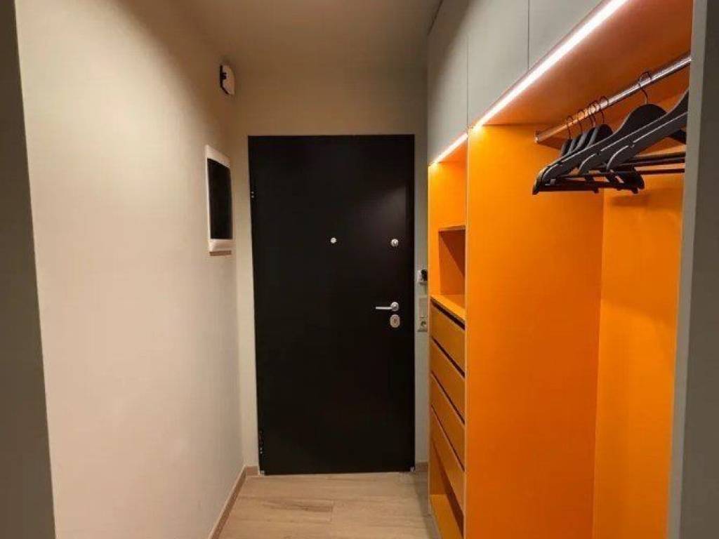 Forumland Real Estate, Ντουλάπα