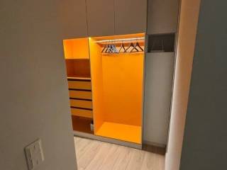 Forumland Real Estate, Ντουλάπα