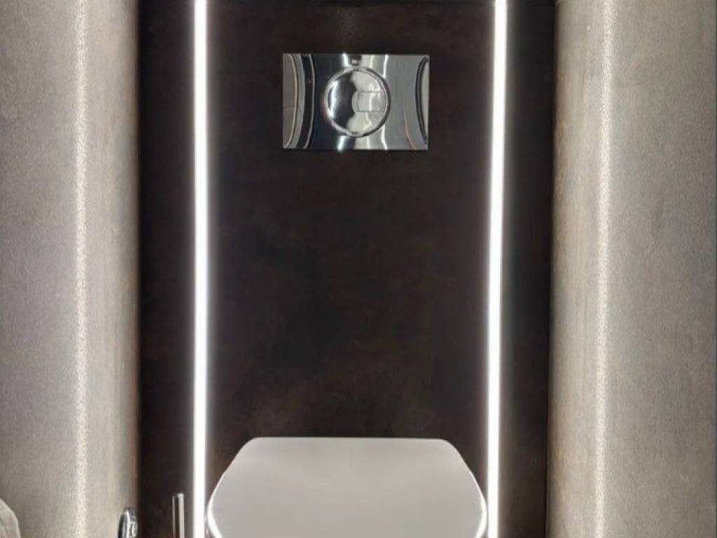 Forumland Real Estate, Μπάνιο