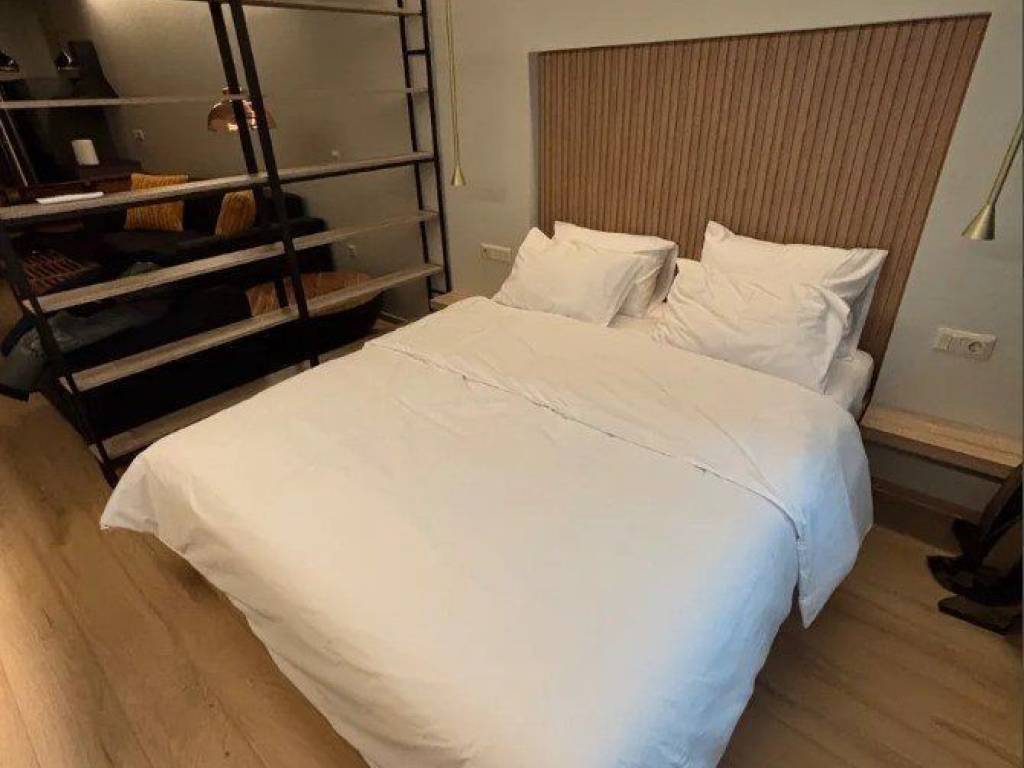 Forumland Real Estate, Δωμάτιο