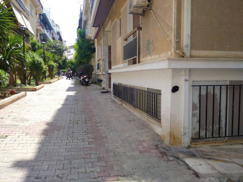 Άποψη γωνίας επί της Παραδείσου