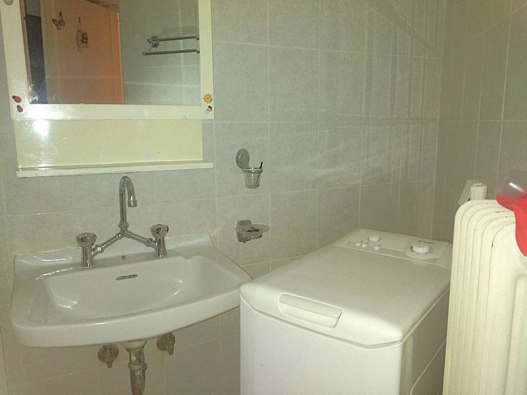 Νιπτήρας μπάνιου  &amp; πλυντήριο