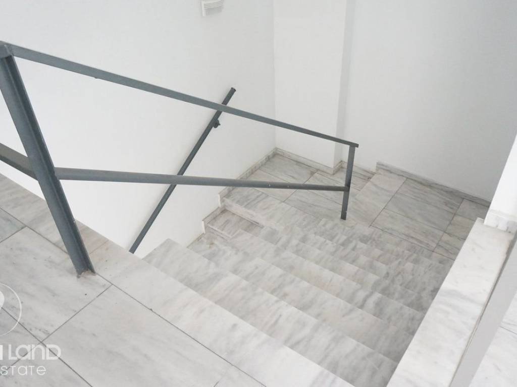 Forumland Real Estate, Εσωτερικές Σκάλες