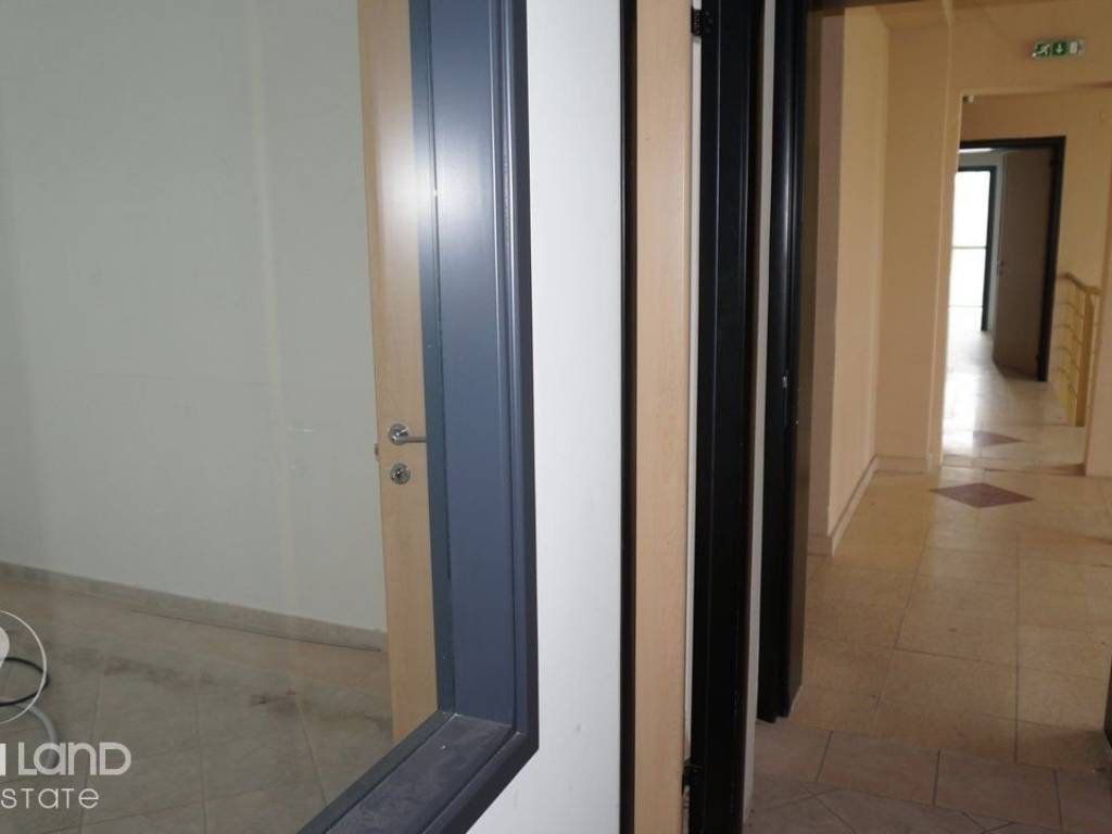 Forumland Real Estate, Επαγγελματικός χώρος