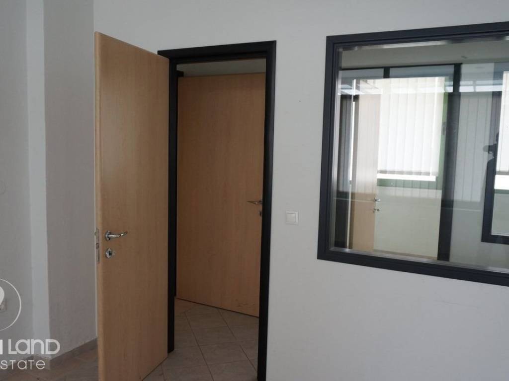 Forumland Real Estate, επαγγελματικός χώρος