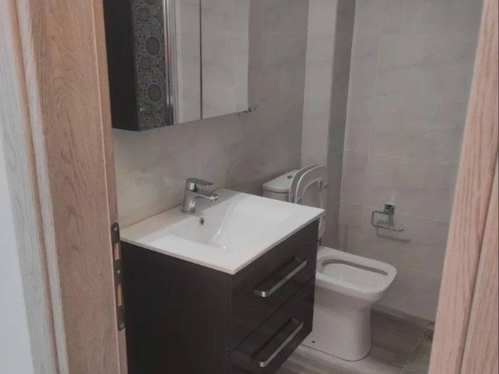 Forumland Real Estate, Μπάνιο