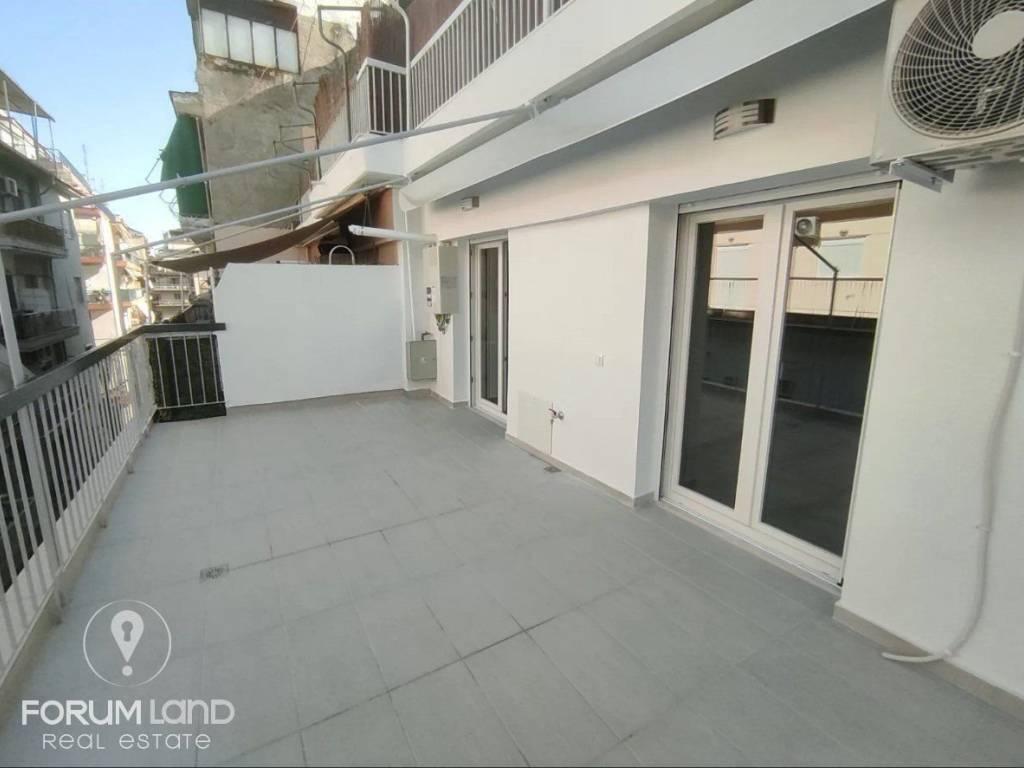 Forumland Real Estate, Βεράντες