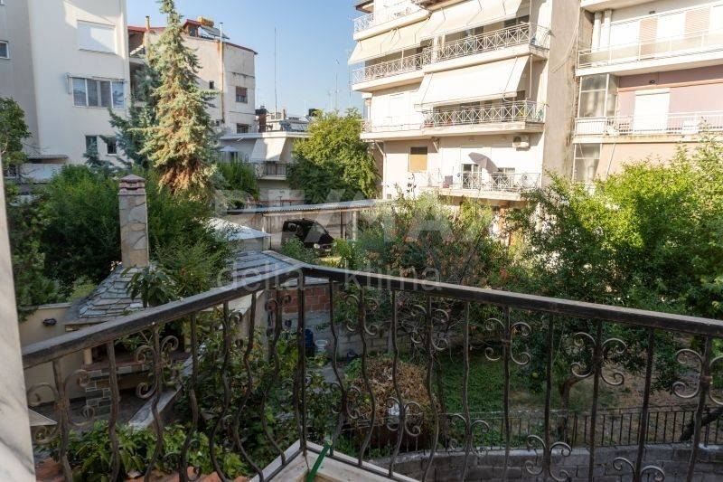 Θέα από μπαλκόνι