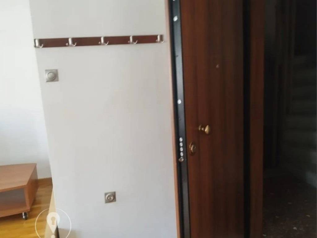 Forumland Real Estate, Θωρακισμένη πόρτα